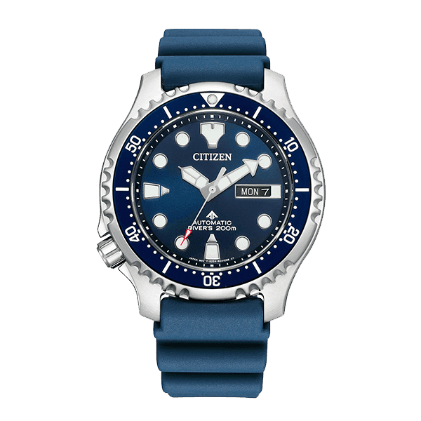 Blå Citizen dykkerklokke med rustfritt stålkant, selvlysende markører og en blå gummirem som viser datoen som mandag 7.